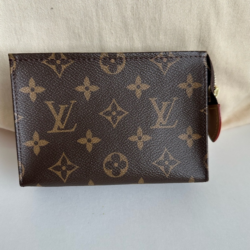Louis Vuitton Toiletry 15 cosmetic case